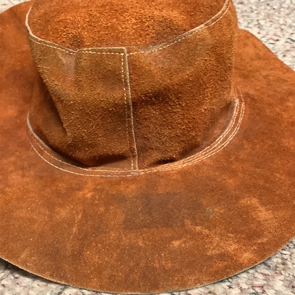 Leather hat - Picture 3 of 8